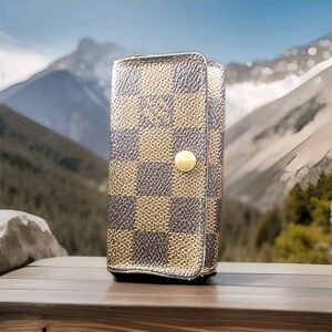 Louis Vuitton Brown and Tan Key Holder